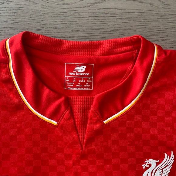 Liverpool Home Jersey - Picture 4 of 5